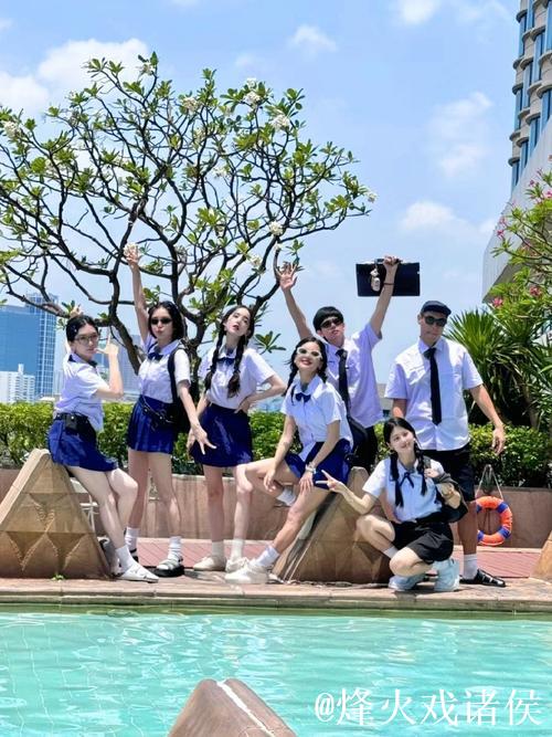 青青草碰撞青春活力盛宴 青青草碰撞青春活力盛宴